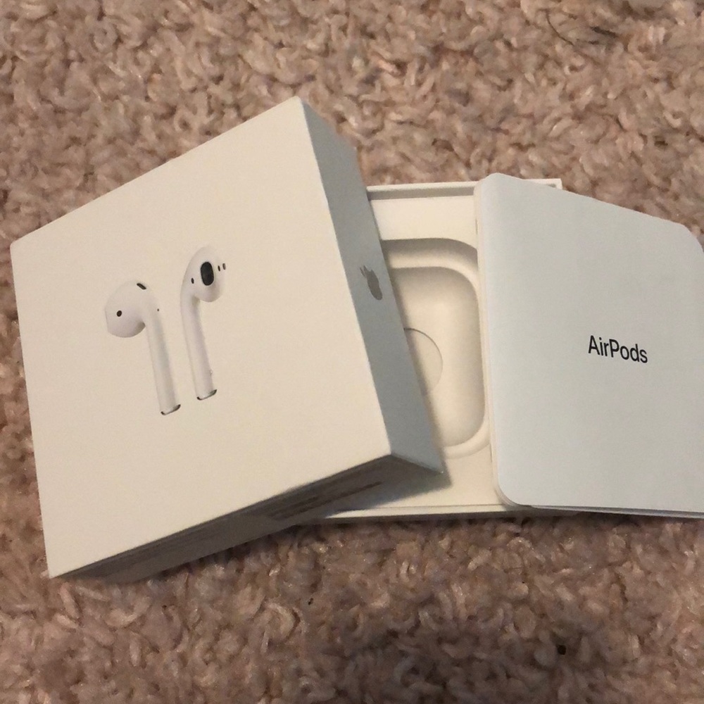 Apple AirPods box